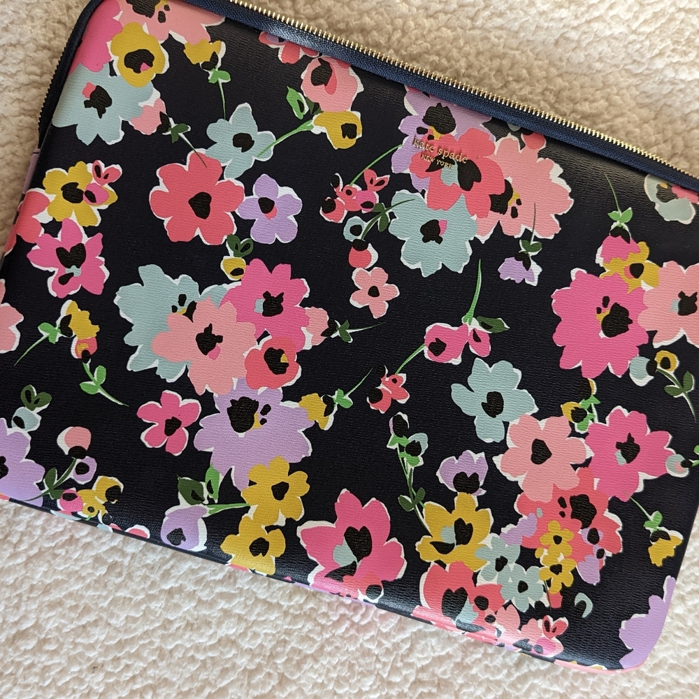 Laptop sleeve